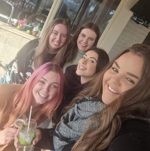 Meet your Posher, Lola